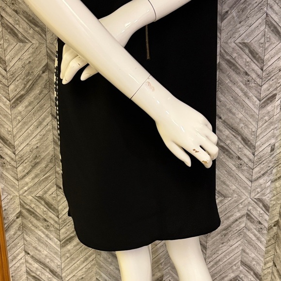 Ivanka Trump Black, white Blue Geometric mini dress, v-neck tunic size 6 - Picture 8 of 9